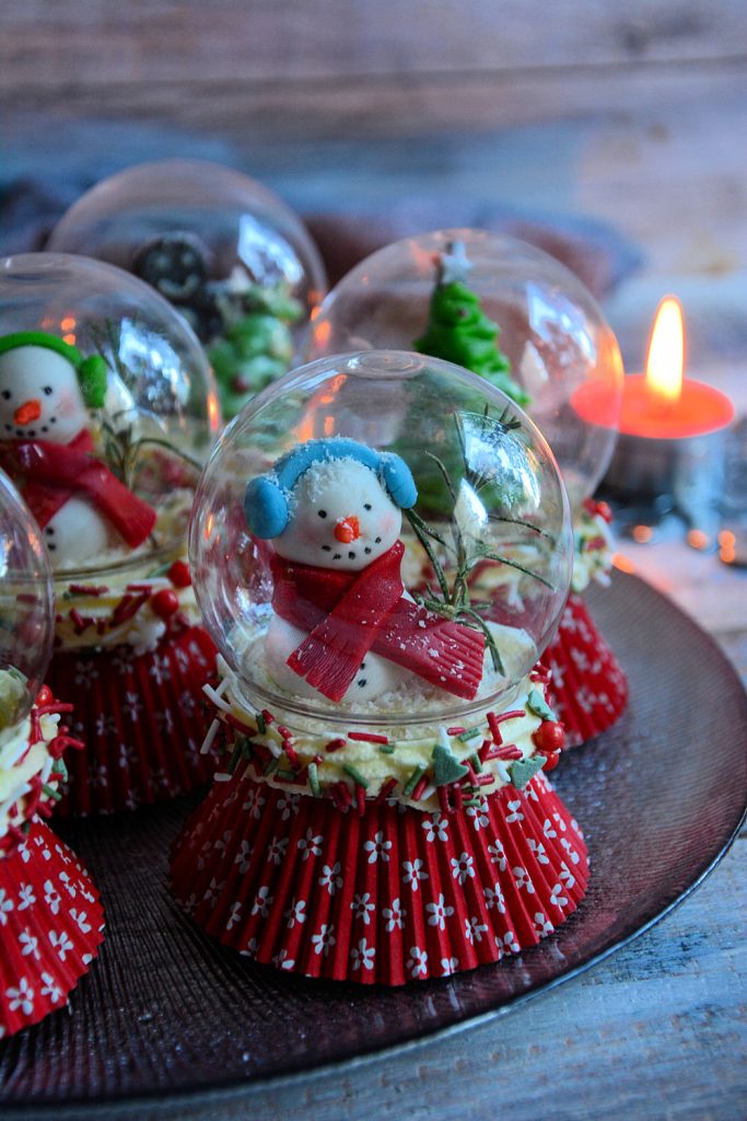 Kolači snežne kugle Snow Globe Cupcakes