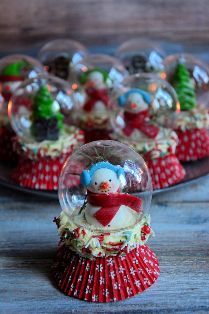 Kolači snežne kugle Snow Globe Cupcakes