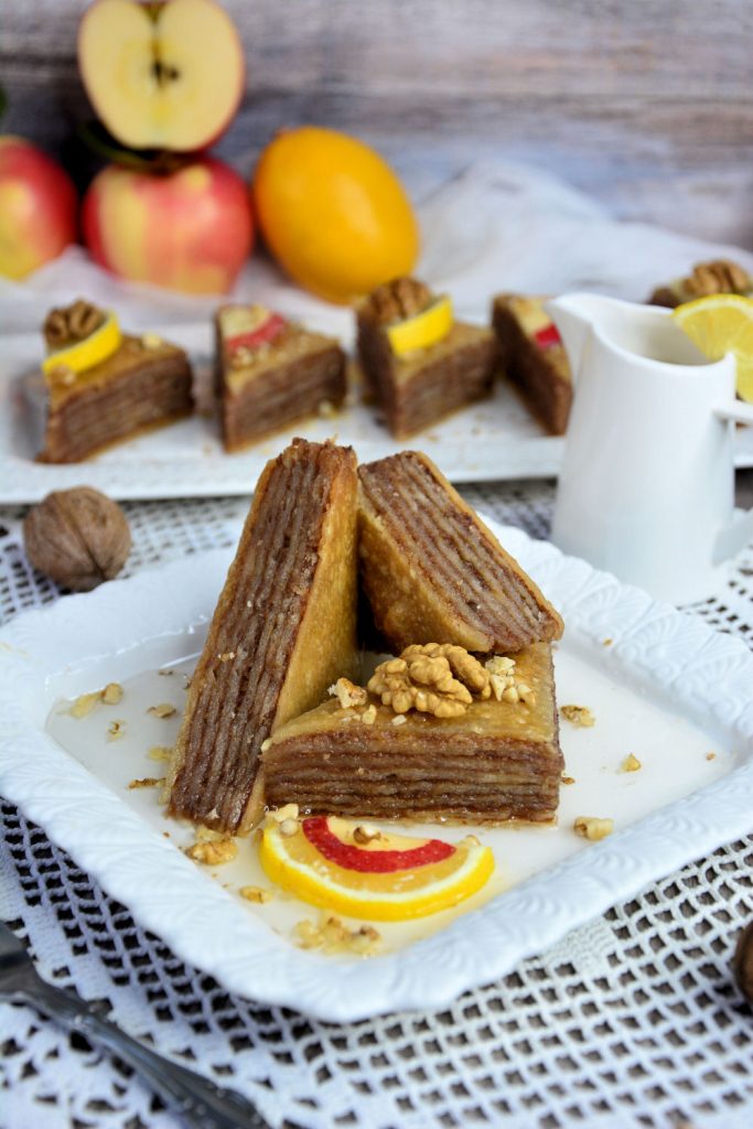 Baklava sa rozen korama i jabukama